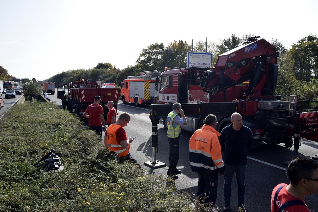 Schwerer VU PKlemm A 57 Rich Innenstadt Hoehe Koeln Chorweiler P081.JPG - Miklos Laubert